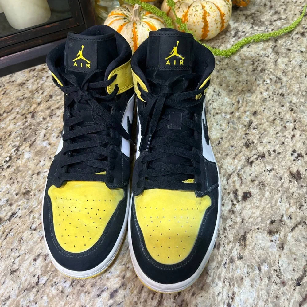 ⚡️Flash Sale⚡️JORDAN 1 Mid Yellow Toe Black Sneakers 12